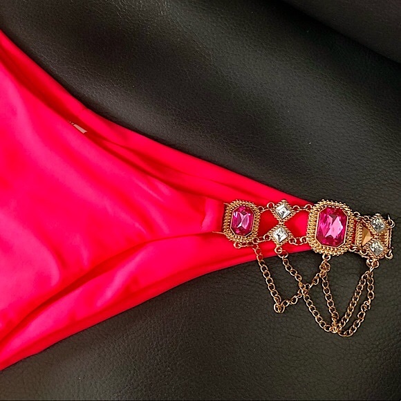 Watermelon🍉 crystal chain scrunch butt bikini set - Picture 8 of 12